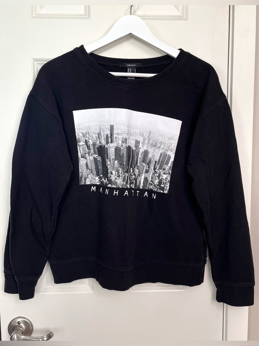 Forever 21 ‘Manhattan’ Crewneck Sweatshirt